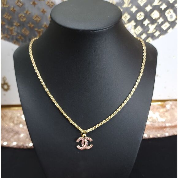 Repurposed Charm on 18 in Unbranded Chain - Picture 3 of 6